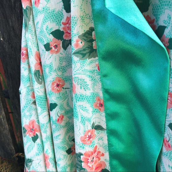 Vintage Victoria’s Secret Kimono - Picture 3 of 4